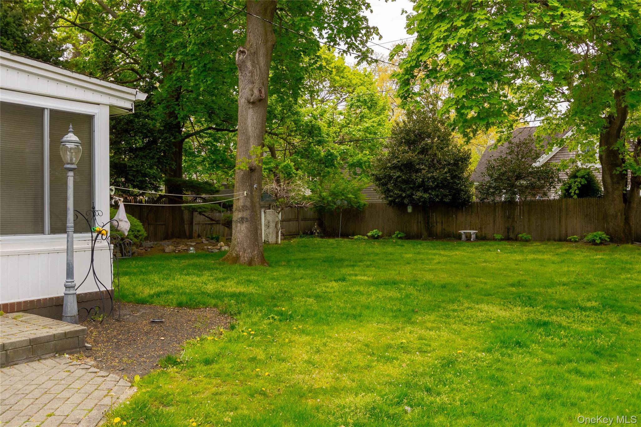 2 Bedroom Home for Sale in Bay Shore - New York - USA - 5