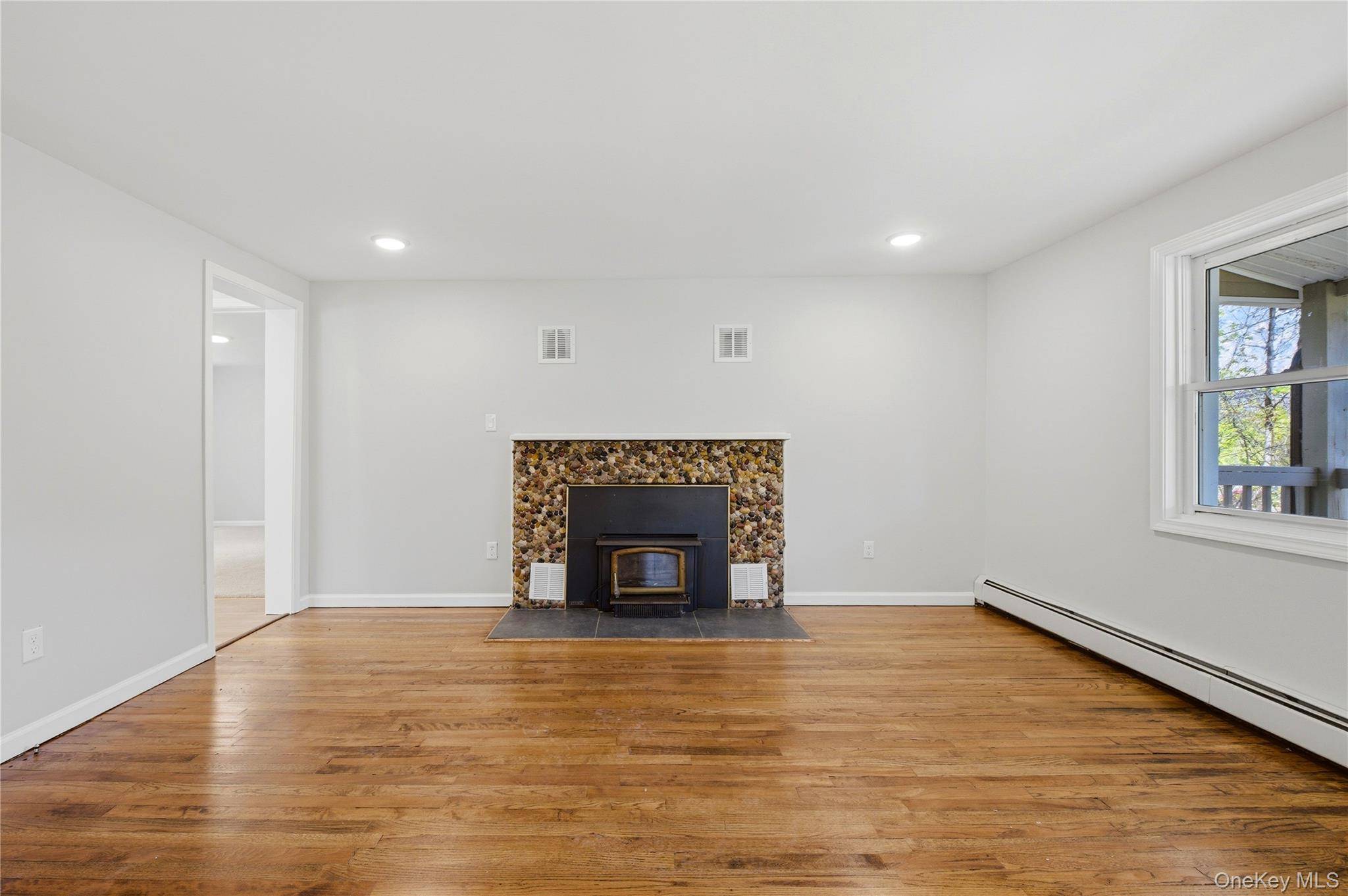 Casa de 2 Dormitorios en Venta en Bloomingburg - Nueva York - EE. UU. - 3