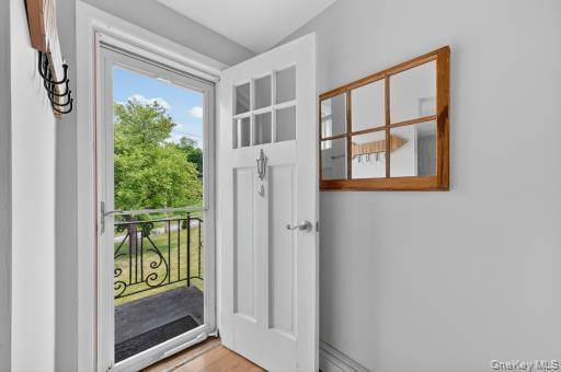 Casa com 2 Quartos à Venda em Brewster - Nova Iorque - EUA - 2