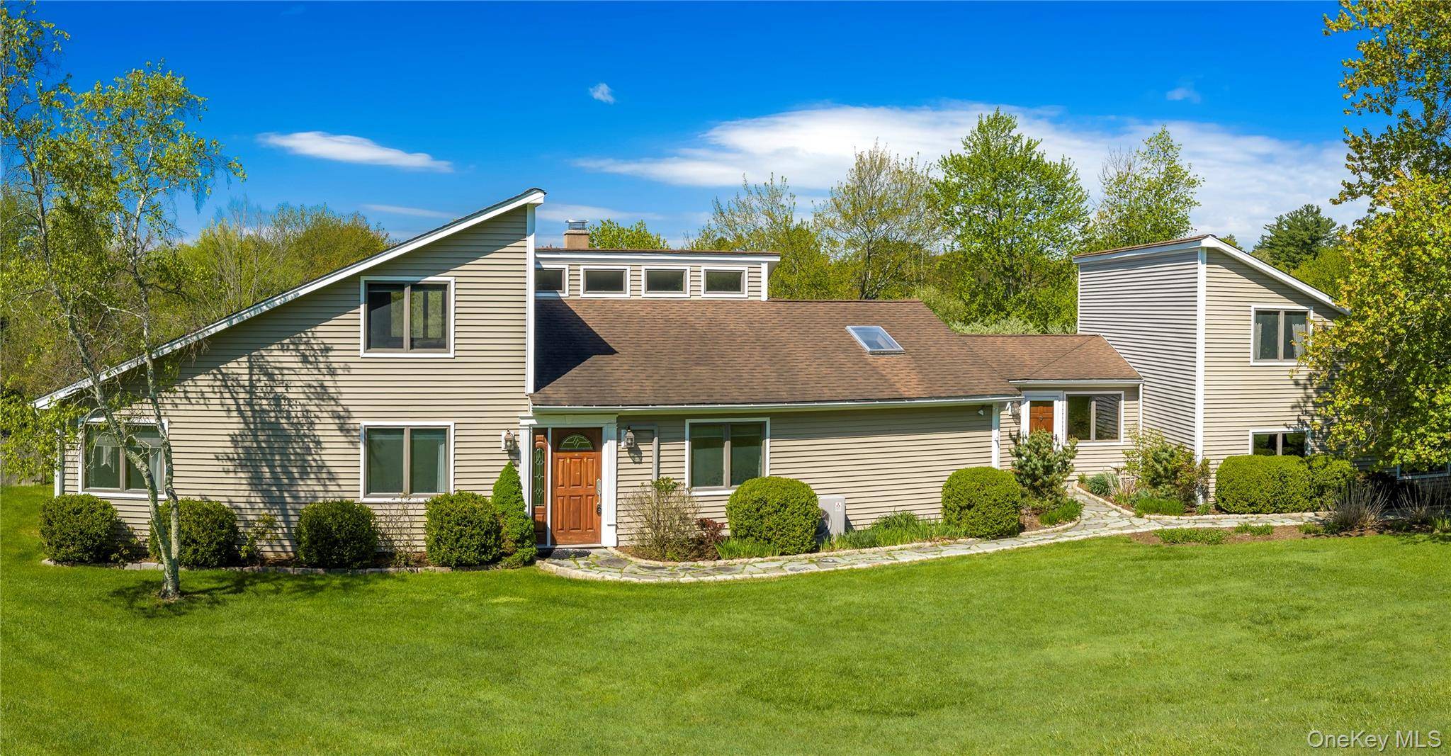 Casa com 2 Quartos à Venda em Brewster - Nova Iorque - EUA - 1