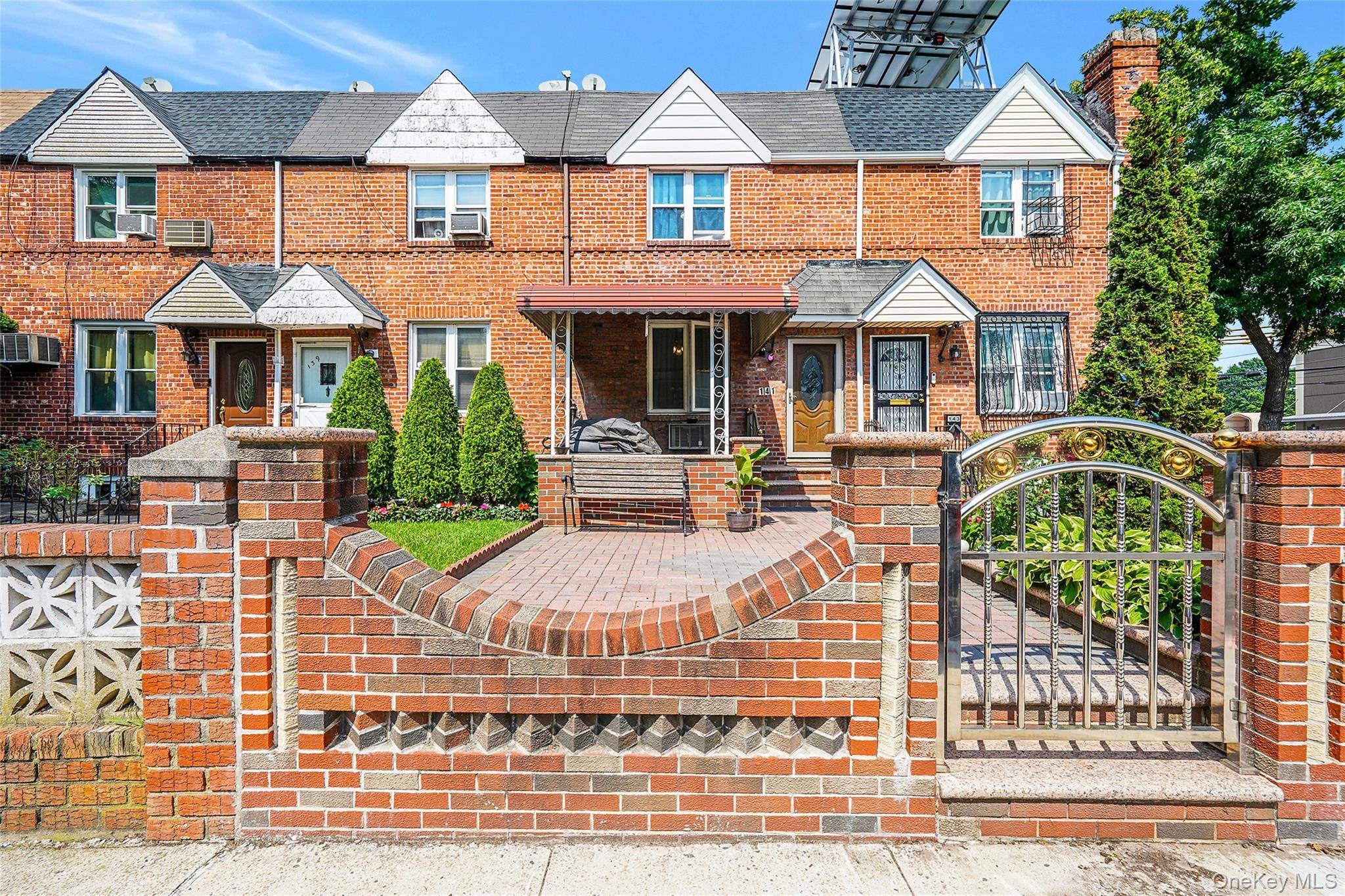 Casa de 2 Dormitorios en Venta en Brooklyn - Nueva York - EE. UU. - 1