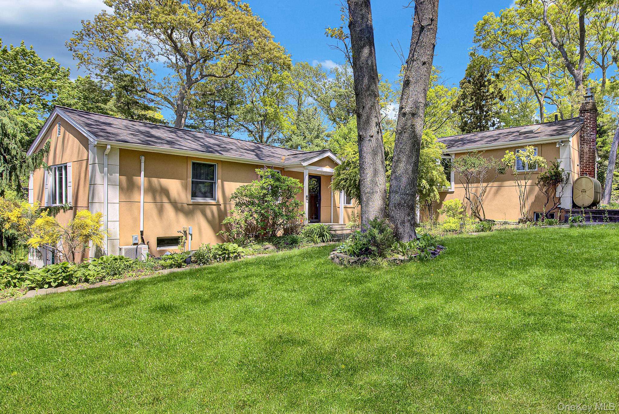 Casa com 2 Quartos à Venda em Centereach - Nova Iorque - EUA - 1