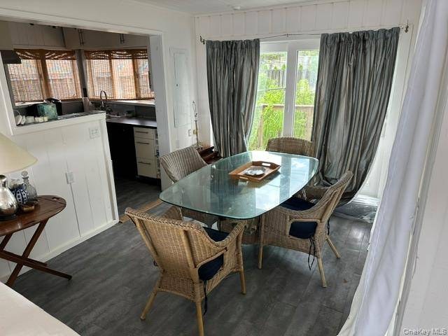 Casa com 2 Quartos à Venda em Cherry Grove - Nova Iorque - EUA - 6