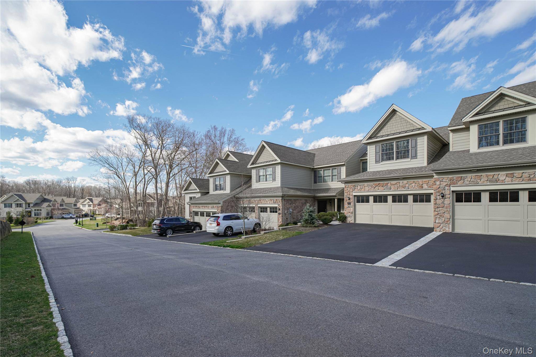 Casa de 2 Dormitorios en Venta en Cortlandt Manor - Nueva York - EE. UU. - 1