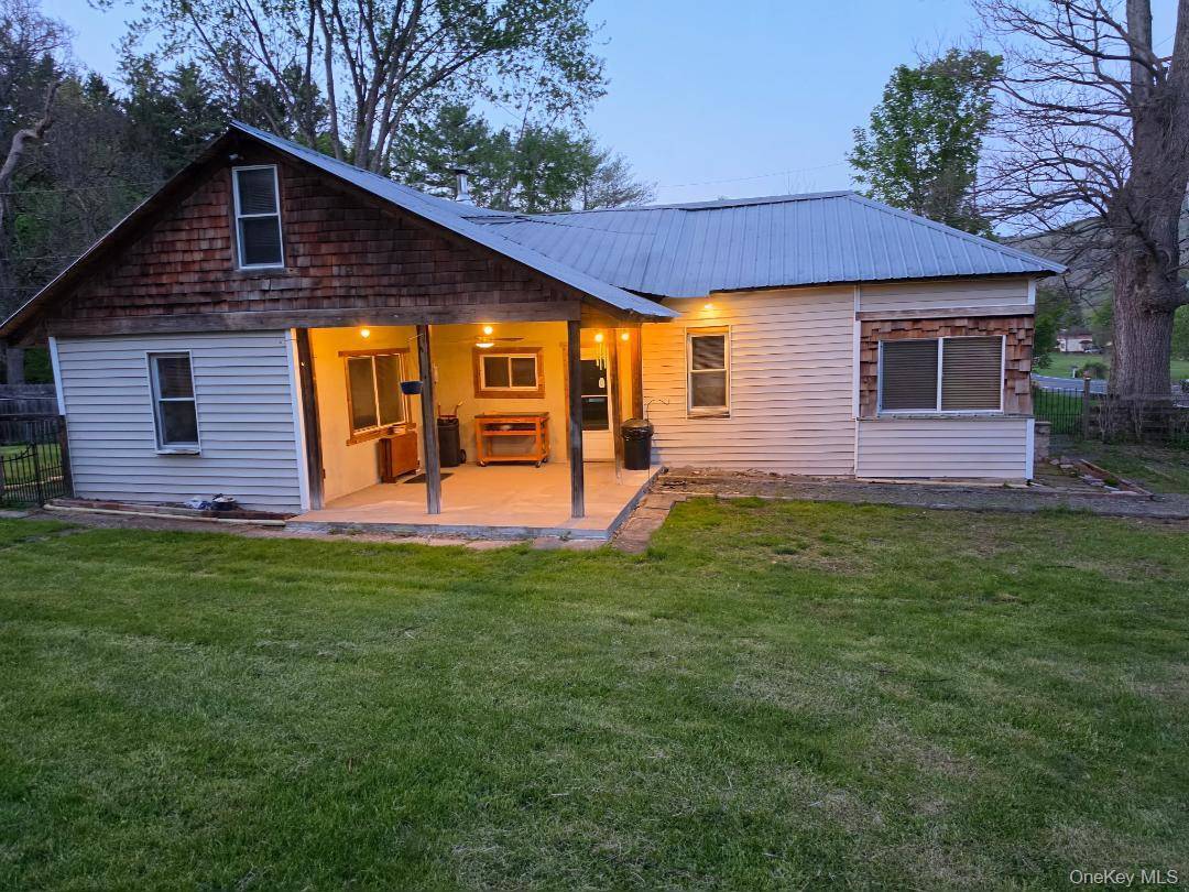 Casa de 2 Dormitorios en Venta en Ellenville - Nueva York - EE. UU. - 1