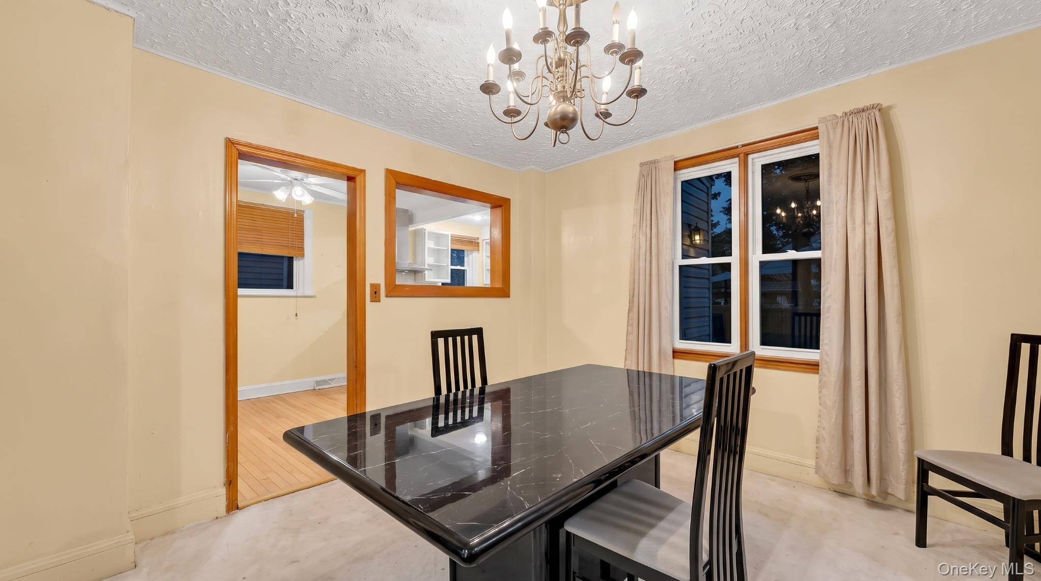 2 Bedroom Home for Sale in Elmont - New York - USA - 7