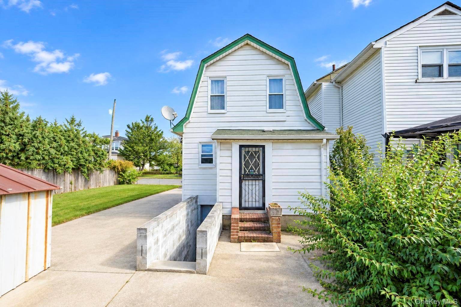 2 Bedroom Home for Sale in Elmont - New York - USA - 6