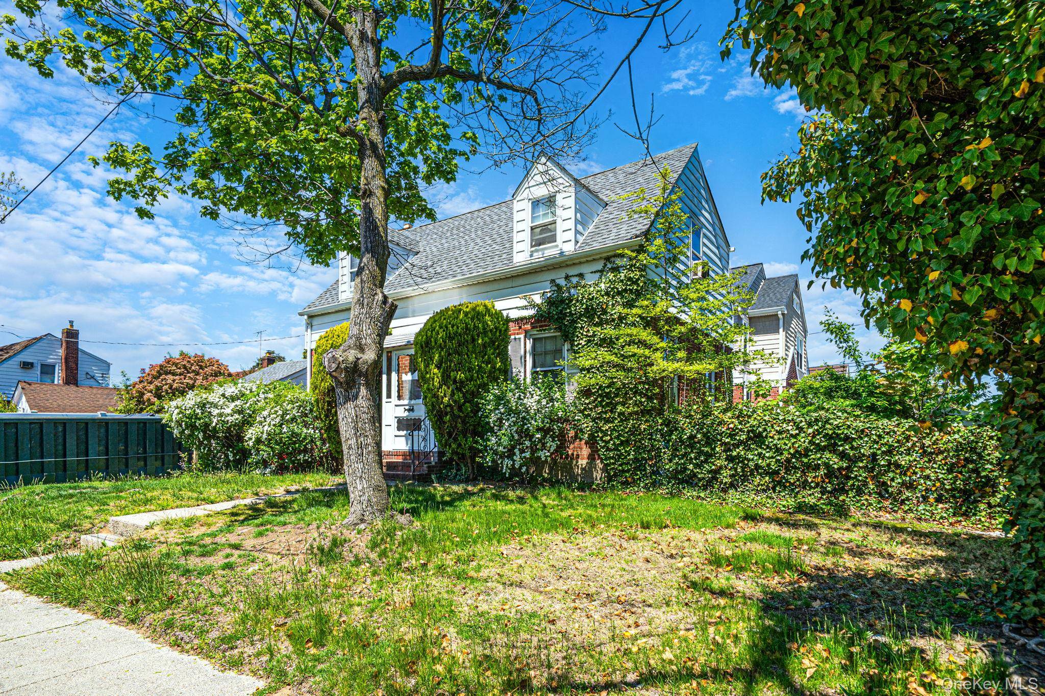 Casa com 2 Quartos à Venda em Elmont - Nova Iorque - EUA - 2