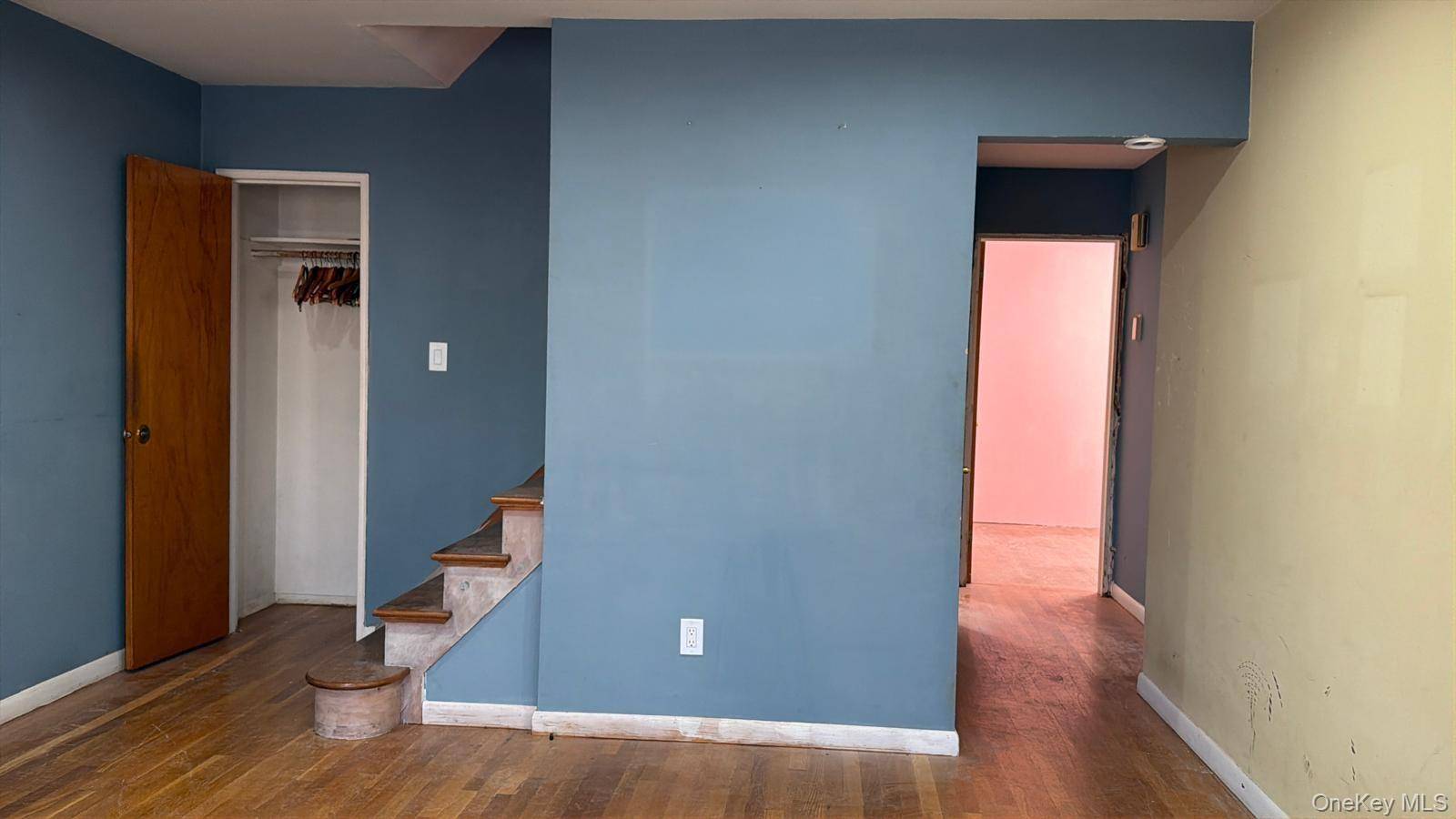 Casa com 2 Quartos à Venda em Elmont - Nova Iorque - EUA - 4