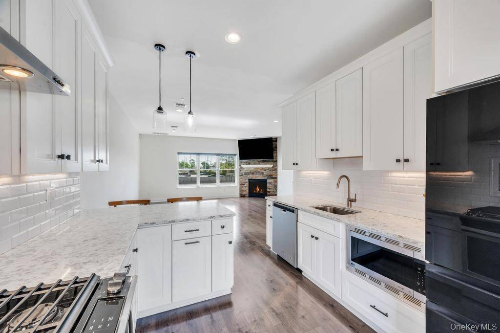 Casa de 2 Dormitorios en Venta en Farmingdale - Nueva York - EE. UU. - 5