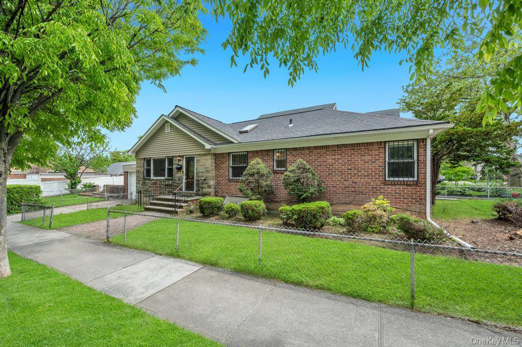 Casa com 2 Quartos à Venda em Fresh Meadows - Nova Iorque - EUA - 3