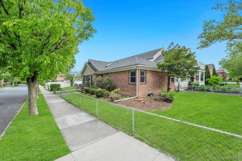 Casa com 2 Quartos à Venda em Fresh Meadows - Nova Iorque - EUA - 4