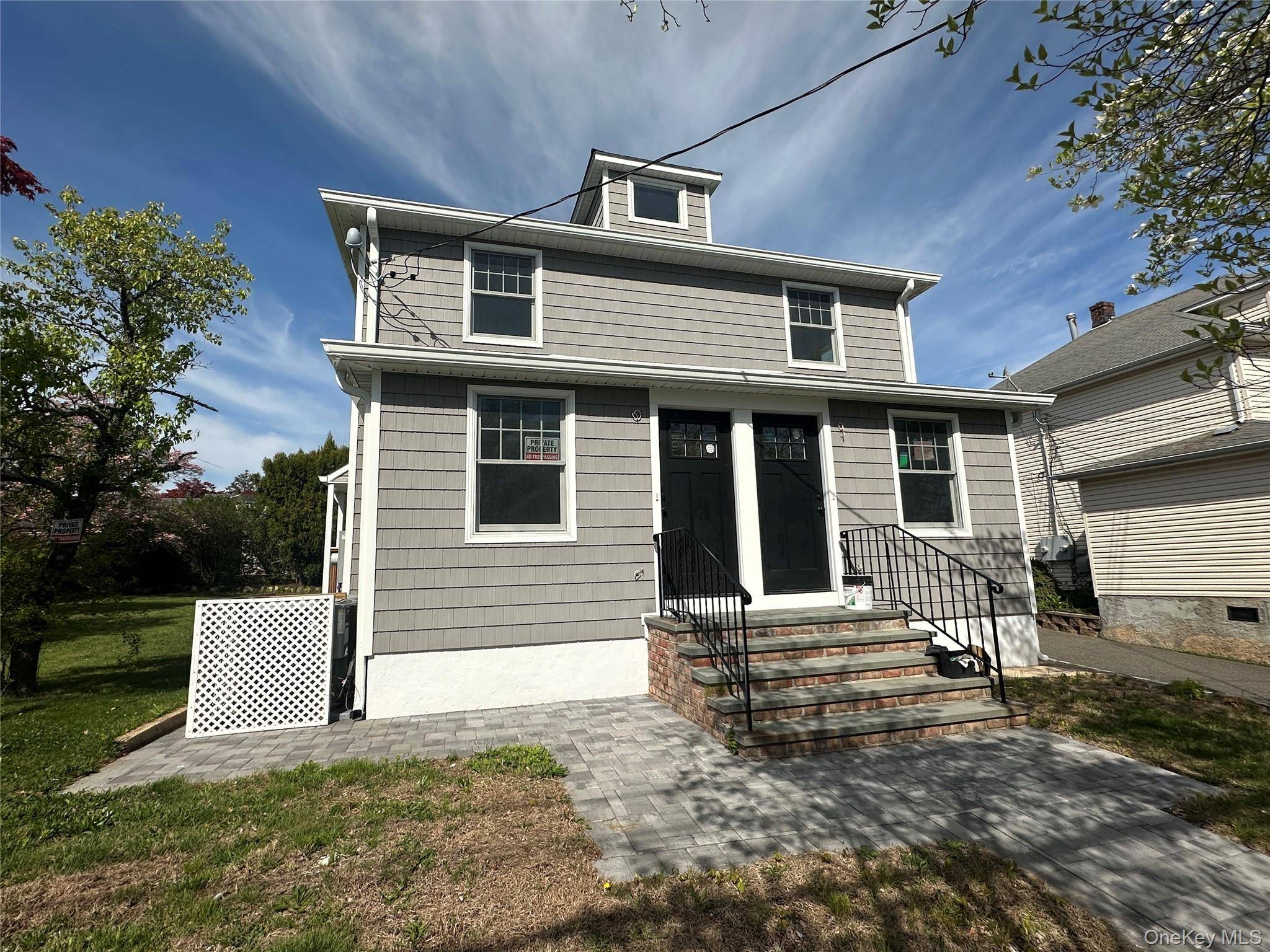 Casa com 2 Quartos à Venda em Glen Cove - Nova Iorque - EUA - 1