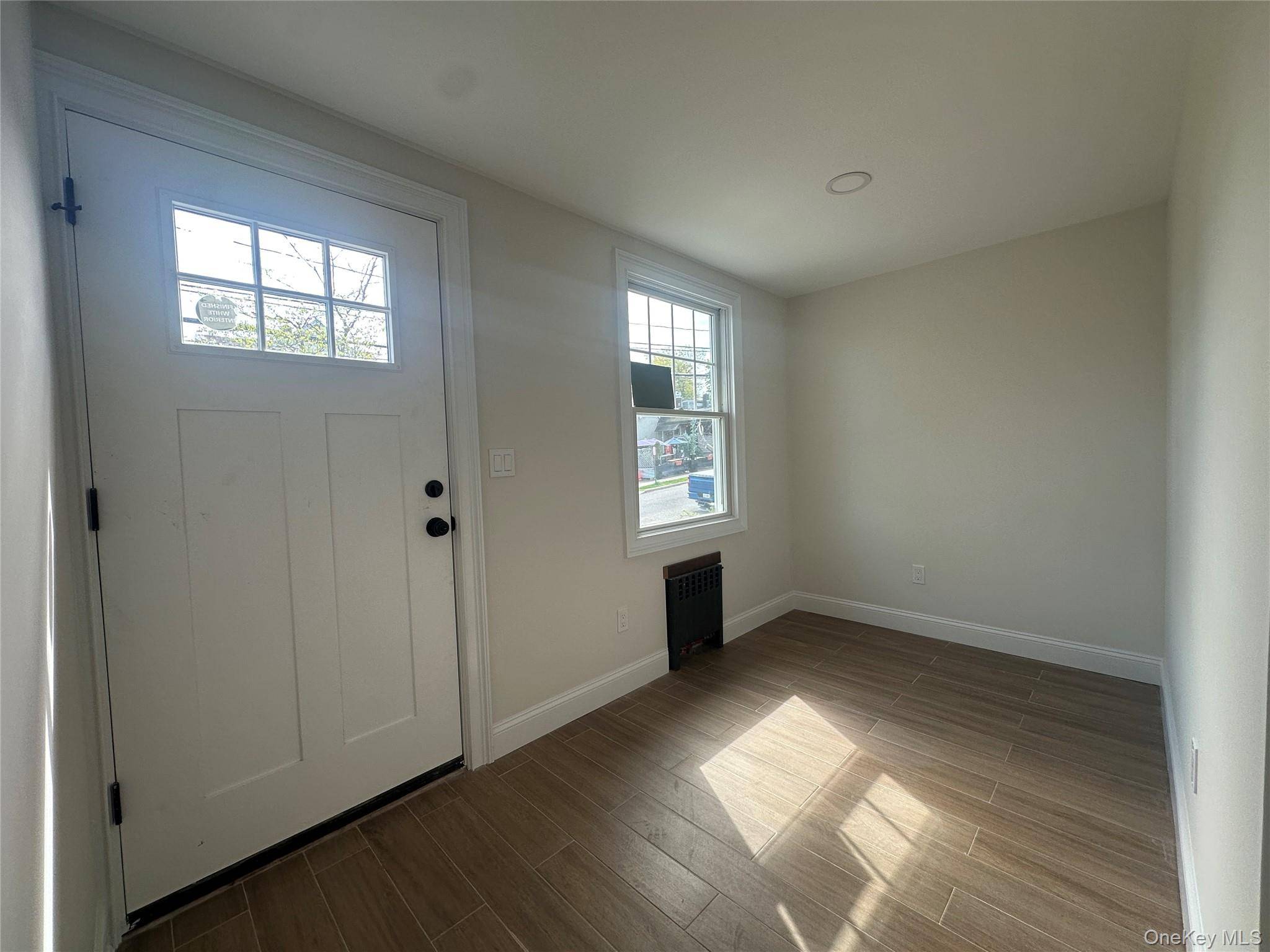 Casa com 2 Quartos à Venda em Glen Cove - Nova Iorque - EUA - 2