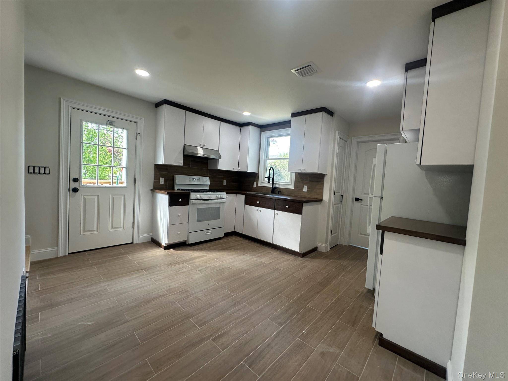Casa com 2 Quartos à Venda em Glen Cove - Nova Iorque - EUA - 4