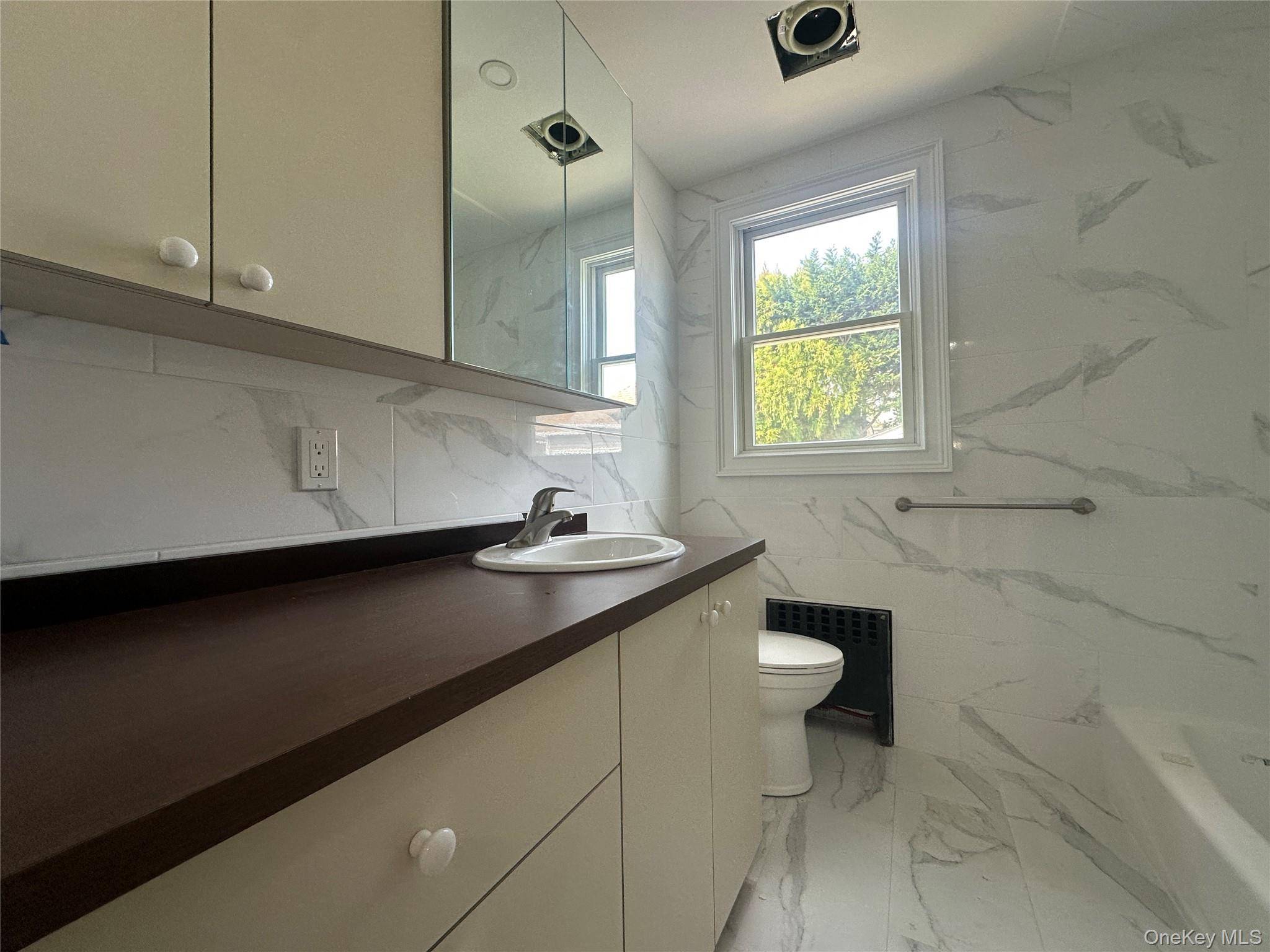 Casa com 2 Quartos à Venda em Glen Cove - Nova Iorque - EUA - 6