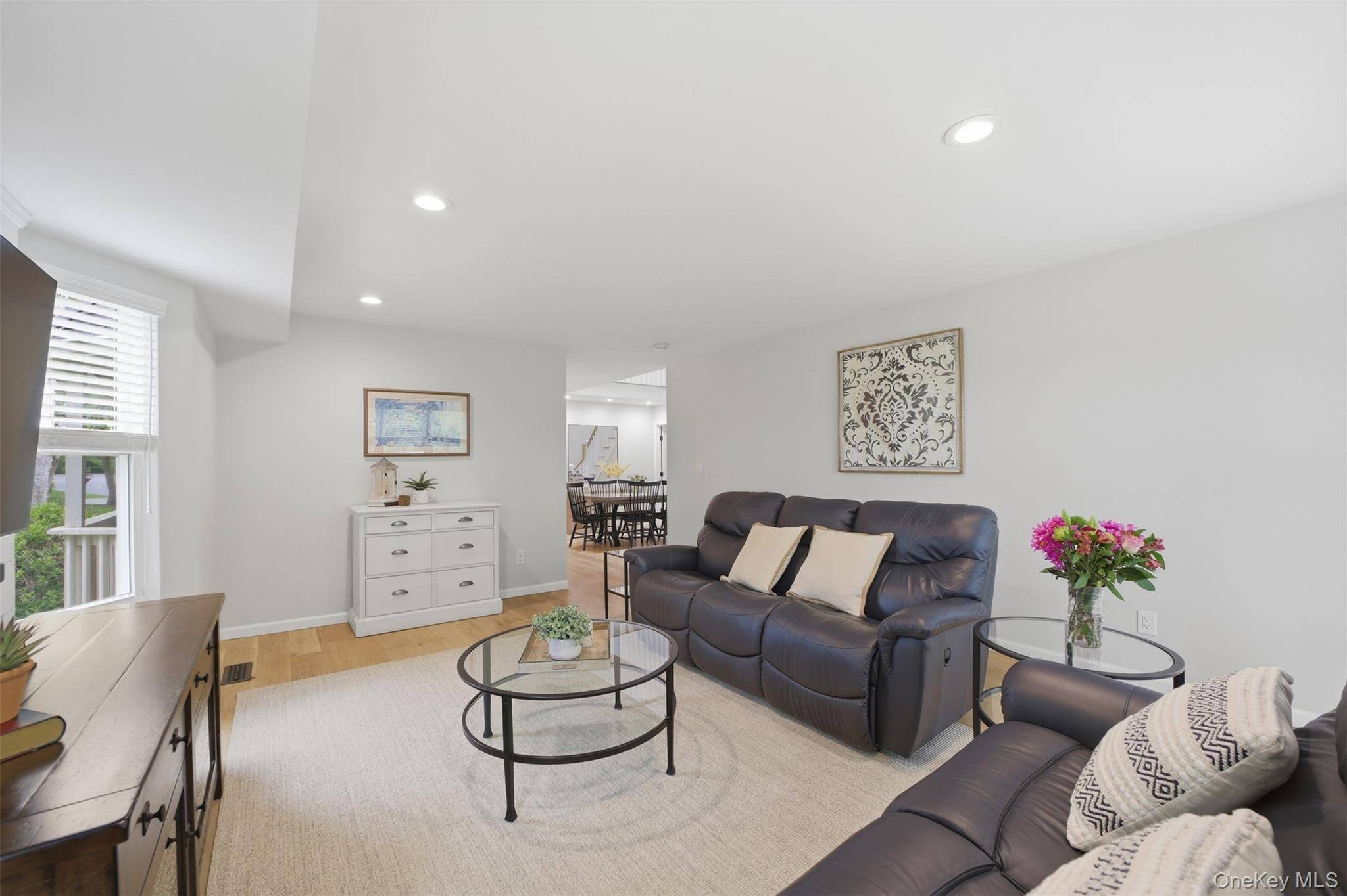 2 Bedroom Home for Sale in Goldens Bridge - New York - USA - 8