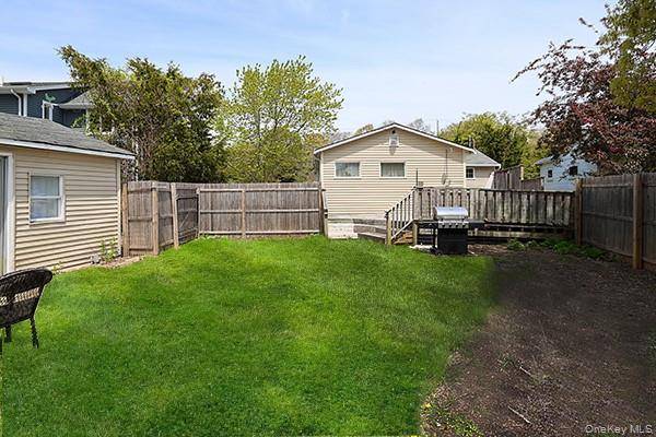 Casa de 2 Dormitorios en Venta en Hampton Bays - Nueva York - EE. UU. - 3