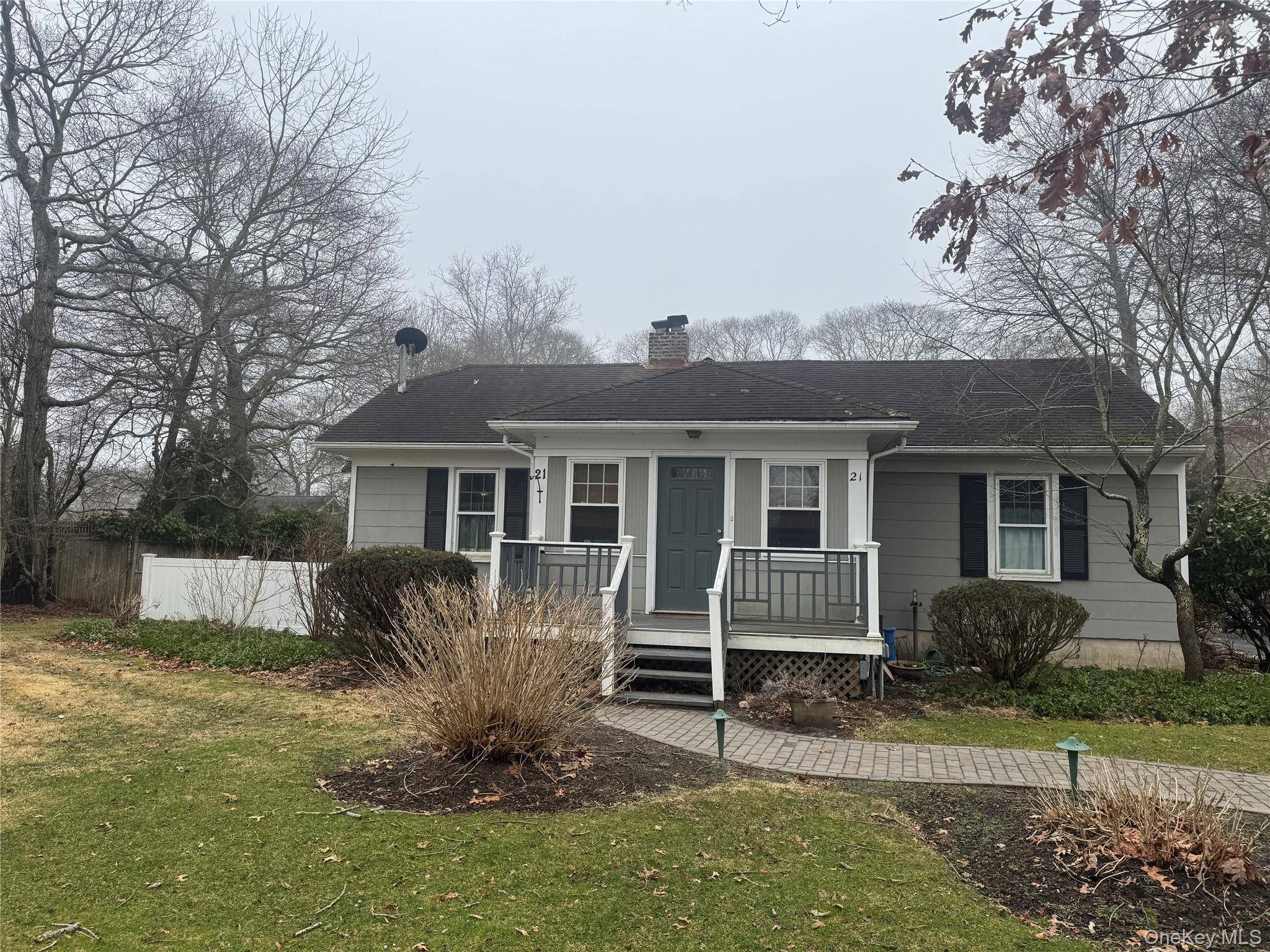 Casa de 2 Dormitorios en Venta en Hampton Bays - Nueva York - EE. UU. - 3