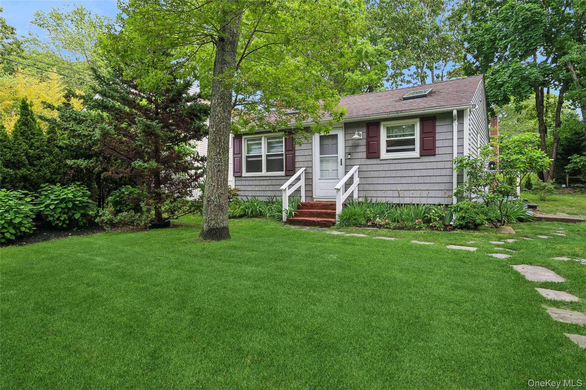 2 Bedroom Home for Sale in Hampton Bays - New York - USA - 1