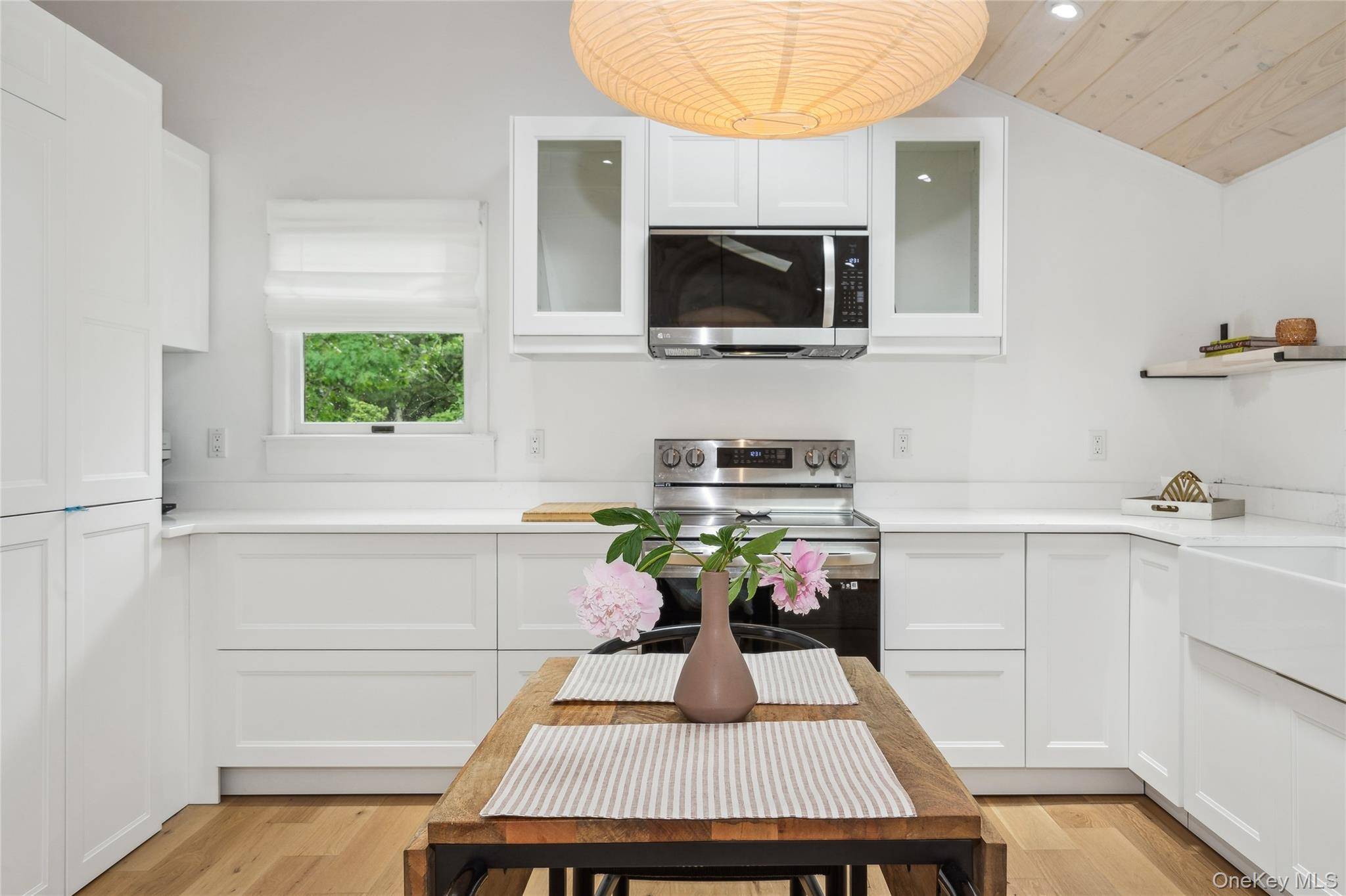 2 Bedroom Home for Sale in Hampton Bays - New York - USA - 7