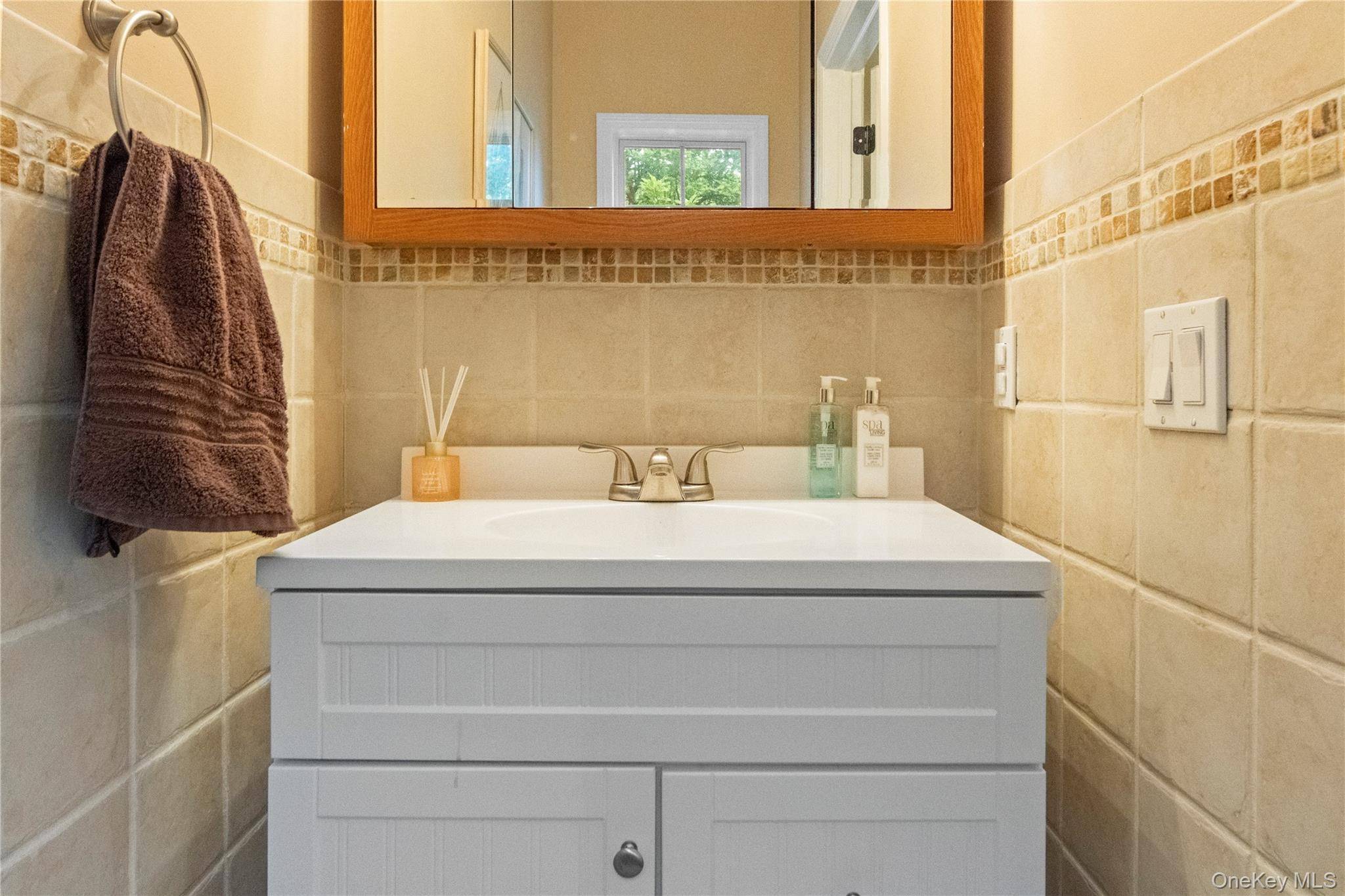 2 Bedroom Home for Sale in Jefferson Valley - New York - USA - 4
