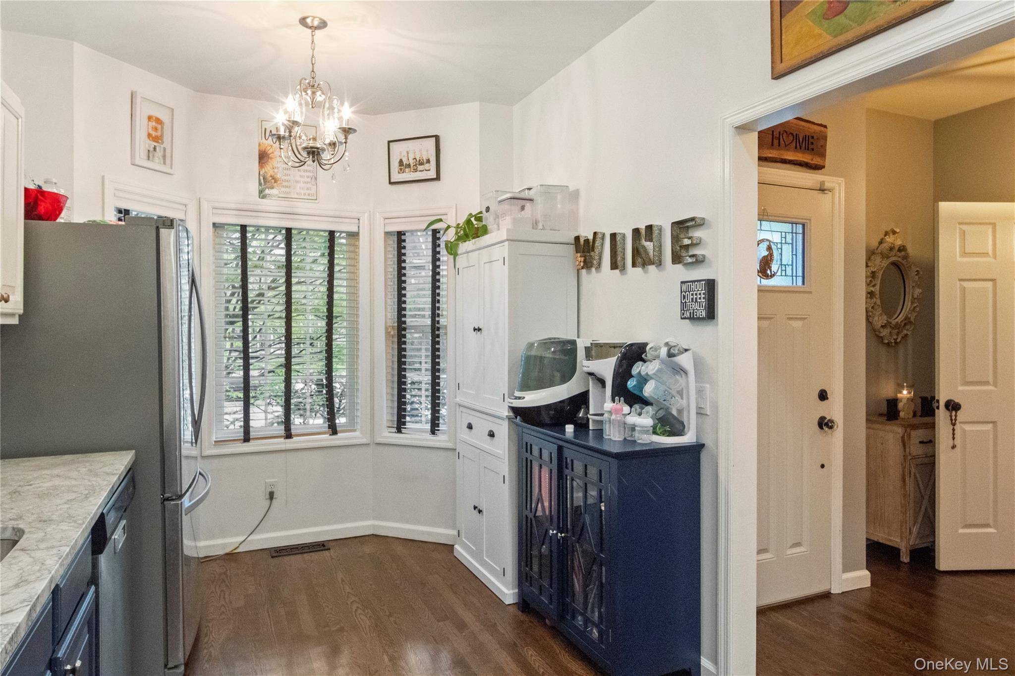 2 Bedroom Home for Sale in Jefferson Valley - New York - USA - 6