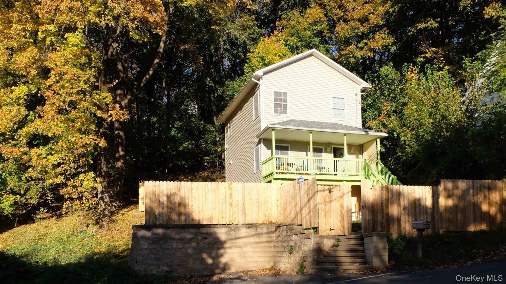 Casa com 2 Quartos à Venda em Kingston - Nova Iorque - EUA - 1