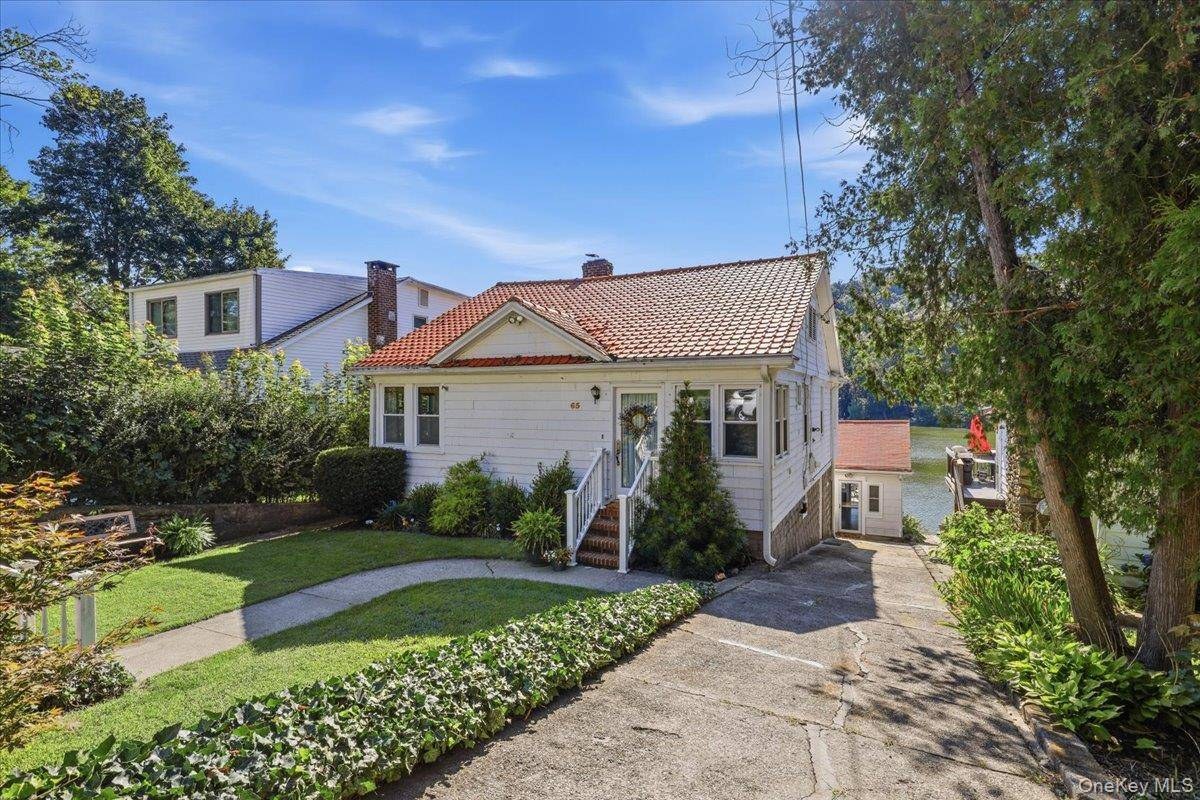 Casa com 2 Quartos à Venda em Lake Peekskill - Nova Iorque - EUA - 1