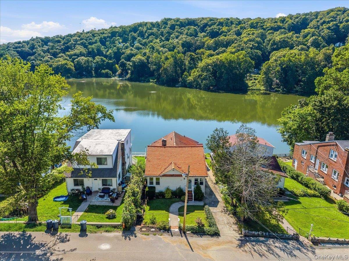 Casa com 2 Quartos à Venda em Lake Peekskill - Nova Iorque - EUA - 2