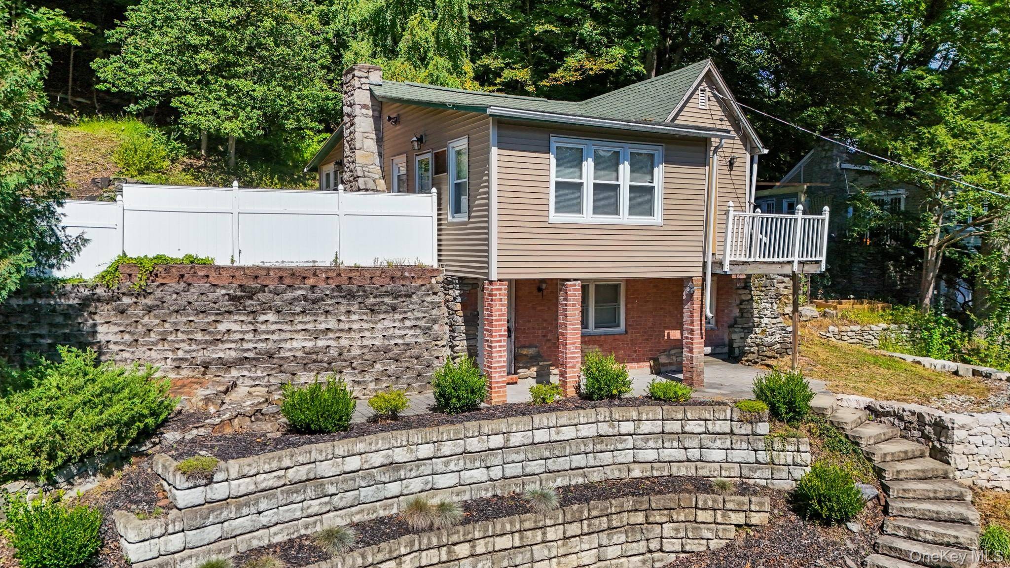 Casa com 2 Quartos à Venda em Lake Peekskill - Nova Iorque - EUA - 1