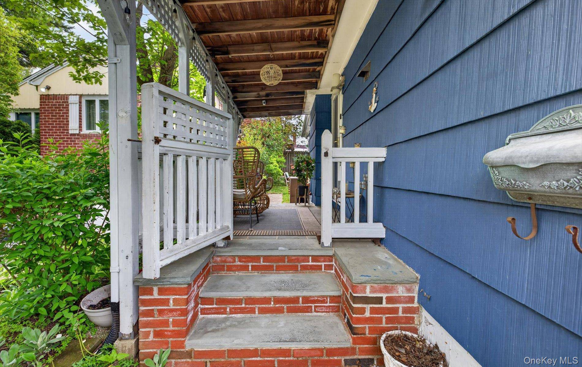 2 Bedroom Home for Sale in Little Neck - New York - USA - 2