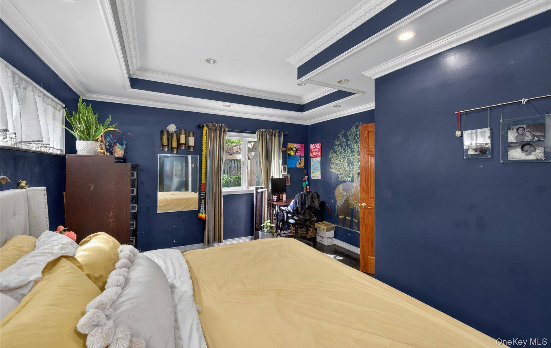 2 Bedroom Home for Sale in Little Neck - New York - USA - 8