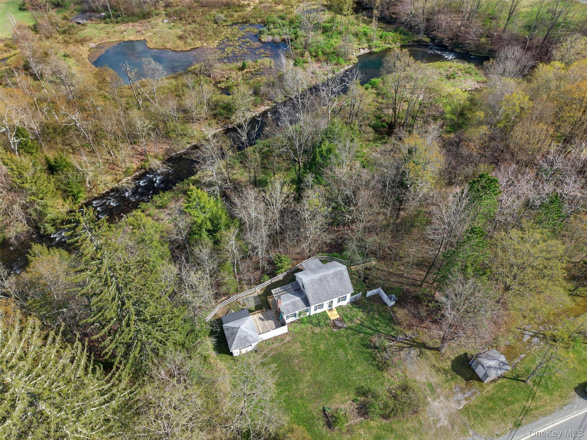 Casa com 2 Quartos à Venda em Livingston Manor - Nova Iorque - EUA - 1