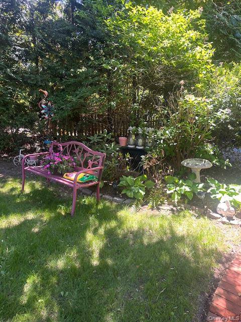 2 Bedroom Home for Sale in Locust Valley - New York - USA - 4