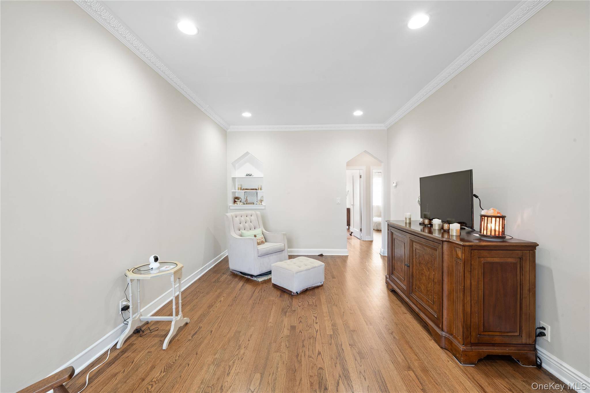 Casa de 2 Dormitorios en Venta en Maspeth - Nueva York - EE. UU. - 3