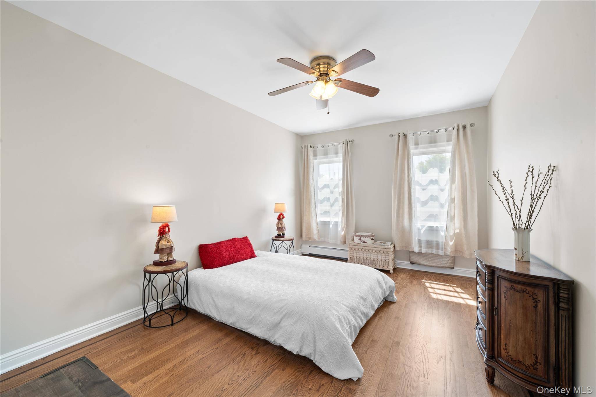 Casa de 2 Dormitorios en Venta en Maspeth - Nueva York - EE. UU. - 5
