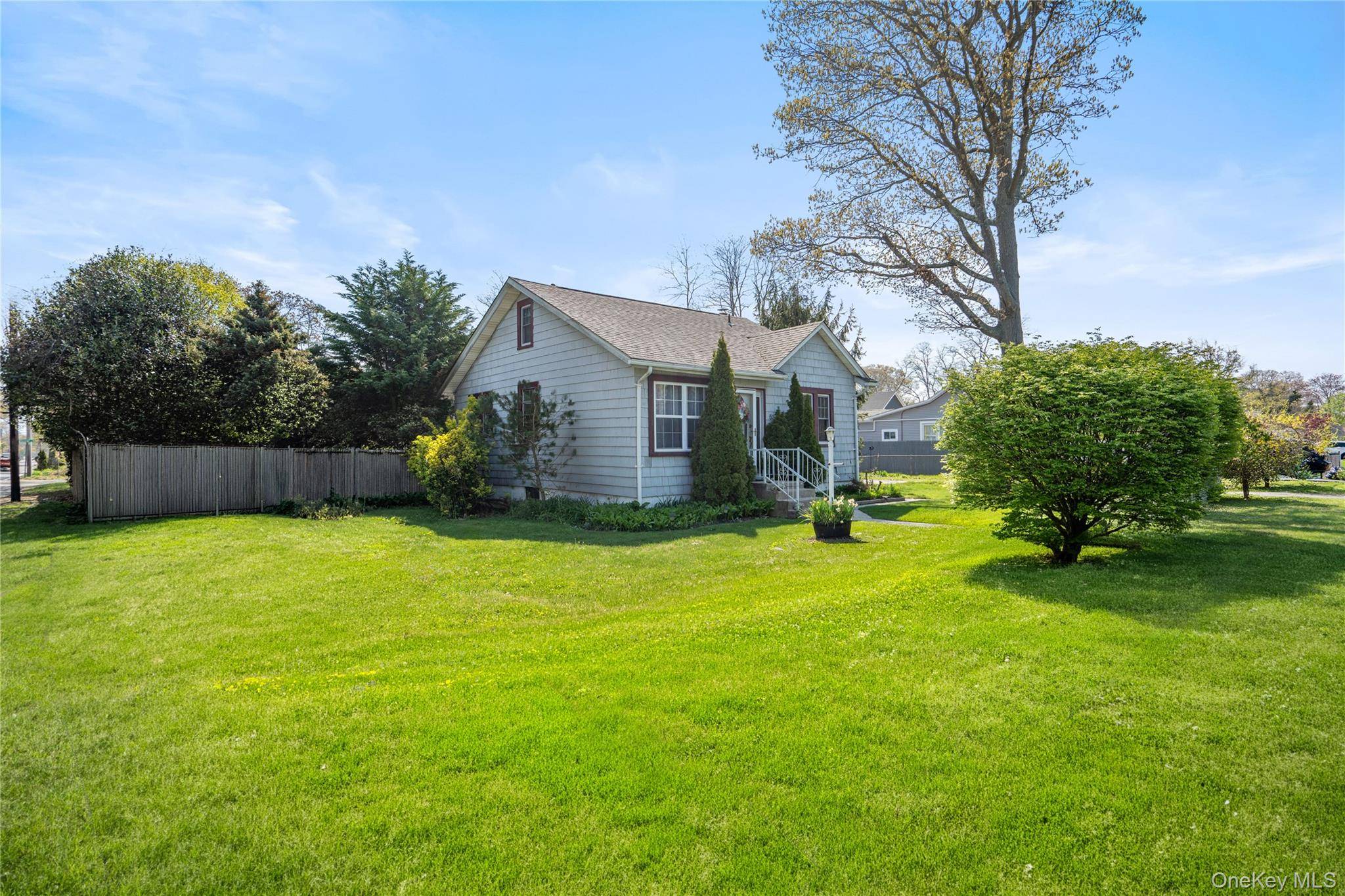 2 Bedroom Home for Sale in Mastic Beach - New York - USA - 1