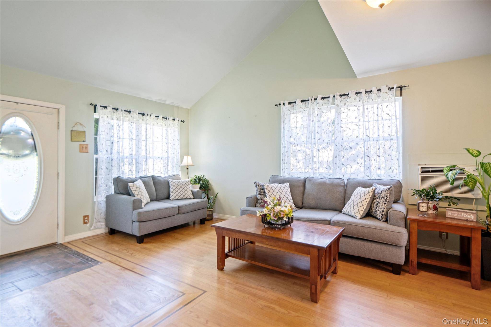 2 Bedroom Home for Sale in Mastic Beach - New York - USA - 2