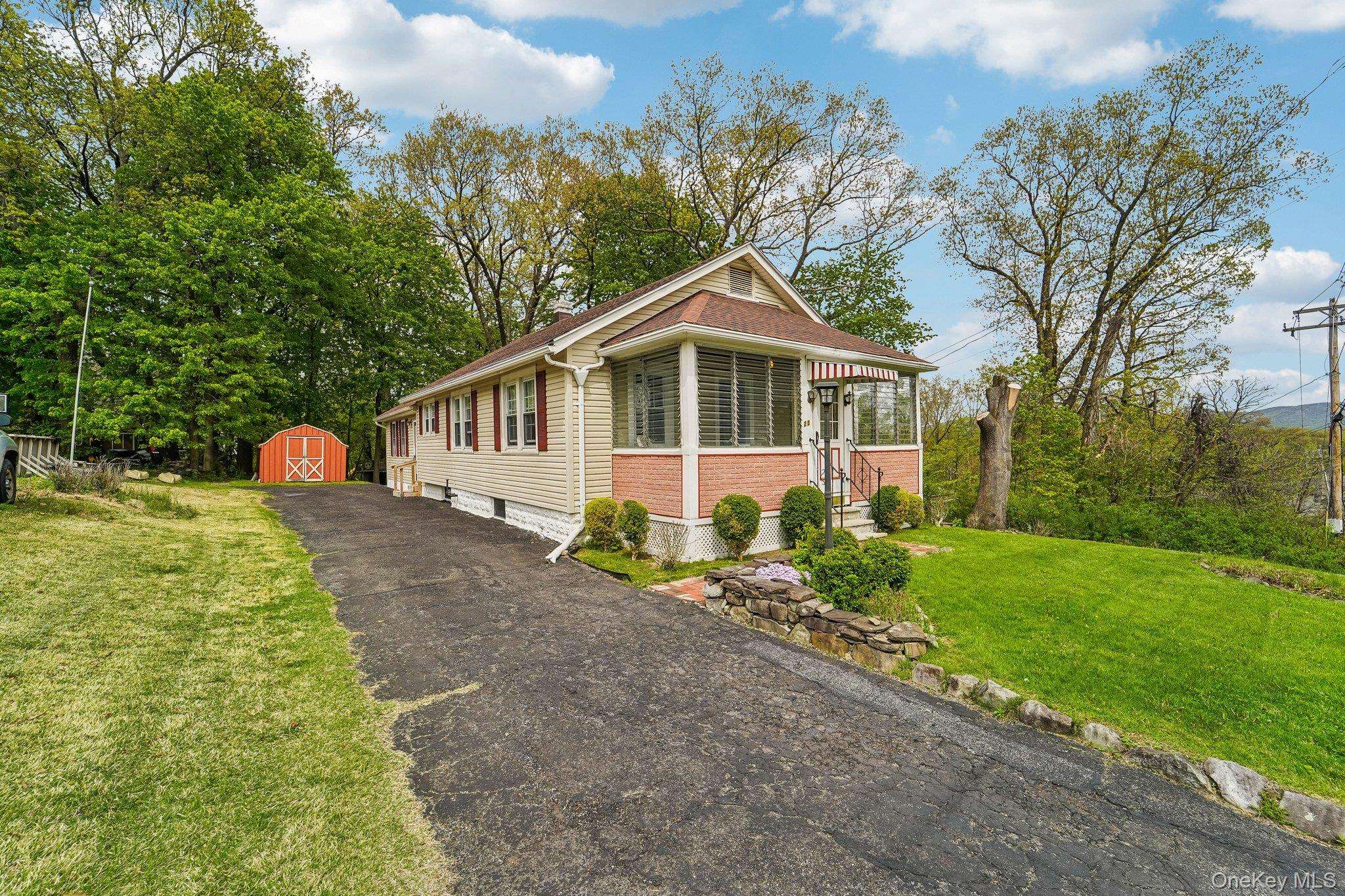 2 Bedroom Home for Sale in New Windsor - New York - USA - 2