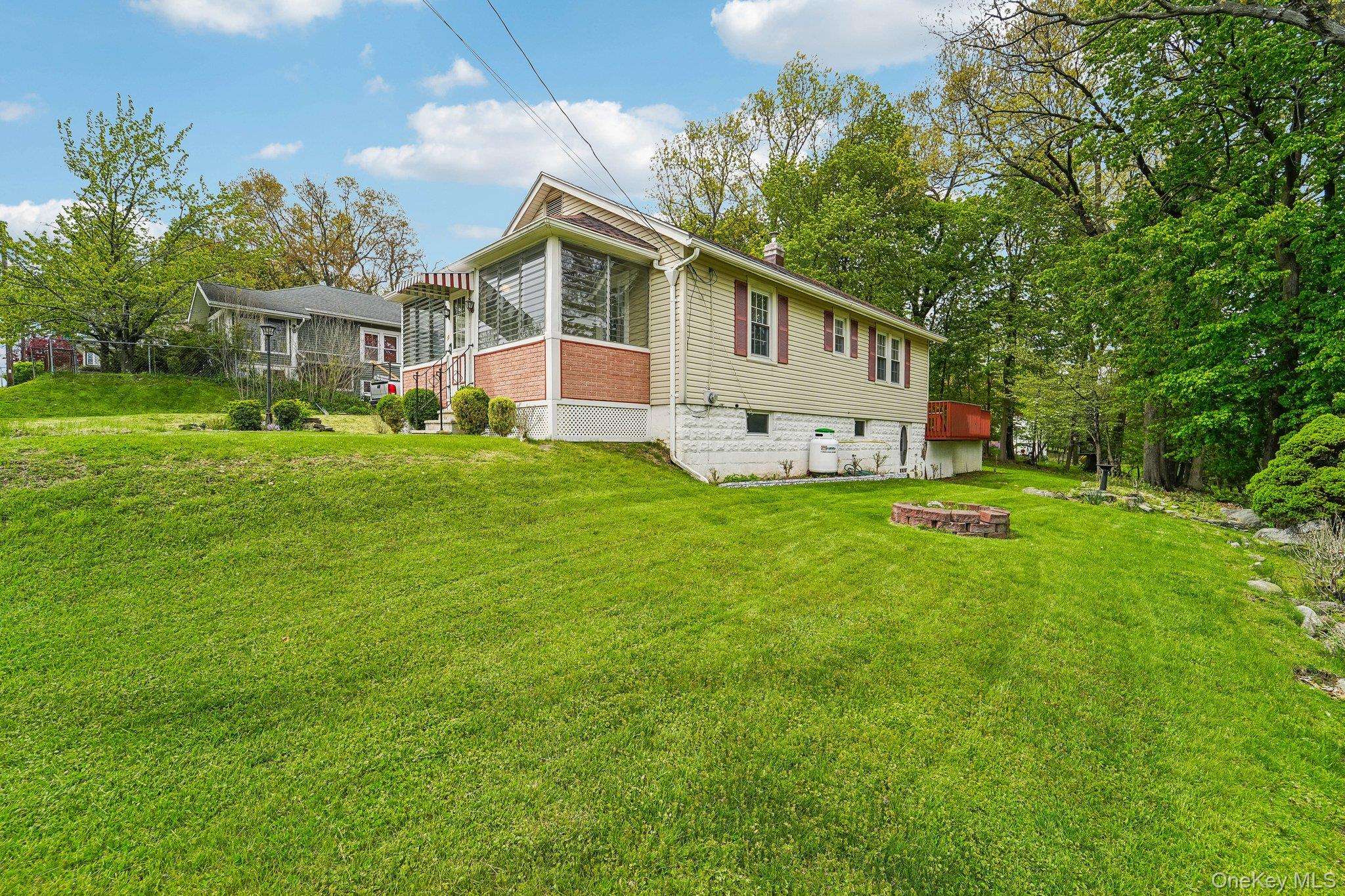 2 Bedroom Home for Sale in New Windsor - New York - USA - 3