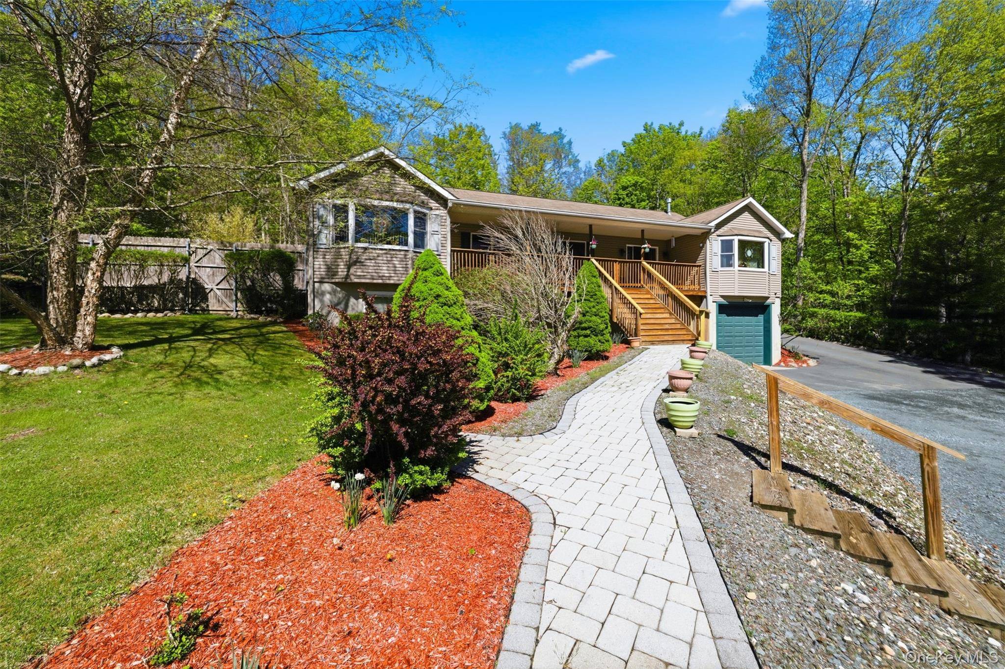 Casa de 2 Dormitorios en Venta en Phillipsport - Nueva York - EE. UU. - 1