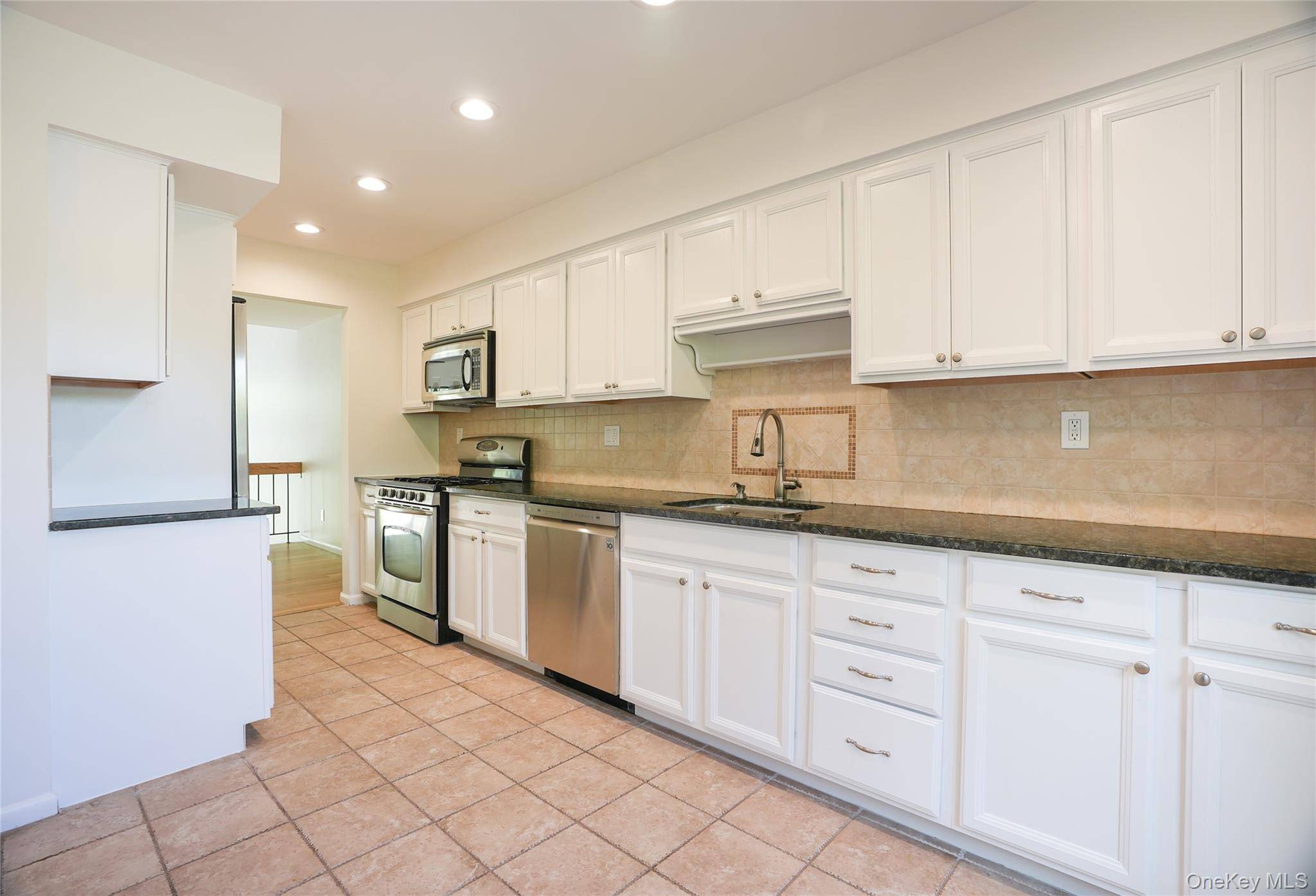Casa de 2 Dormitorios en Venta en Port Chester - Nueva York - EE. UU. - 3