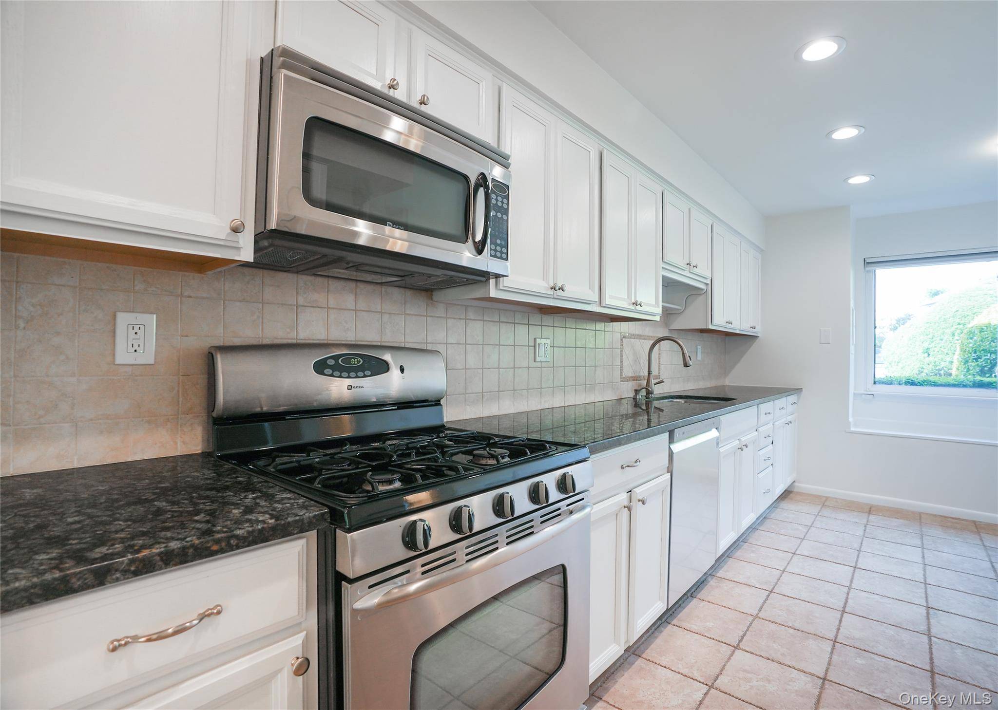 Casa de 2 Dormitorios en Venta en Port Chester - Nueva York - EE. UU. - 4