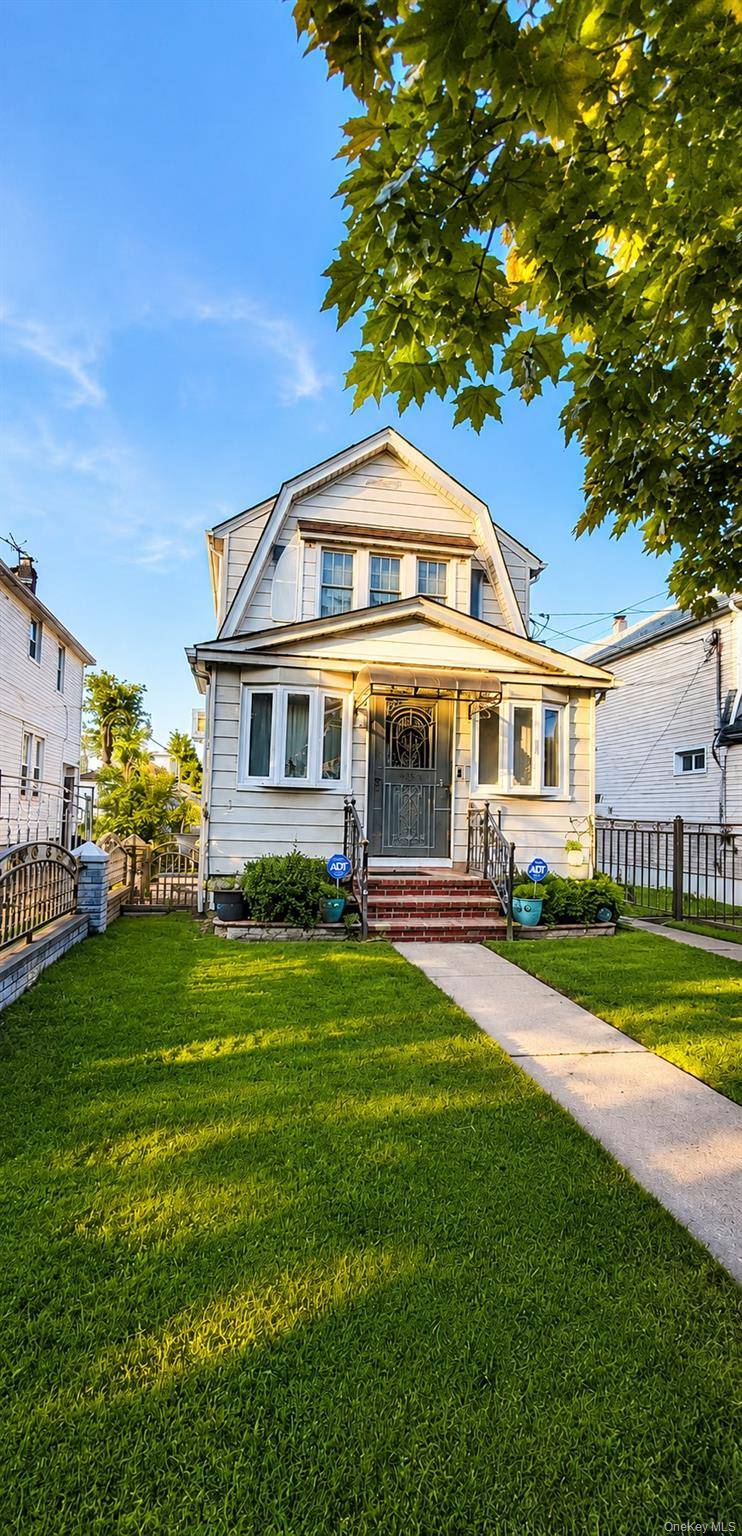 Casa de 2 Dormitorios en Venta en Queens Village - Nueva York - EE. UU. - 1