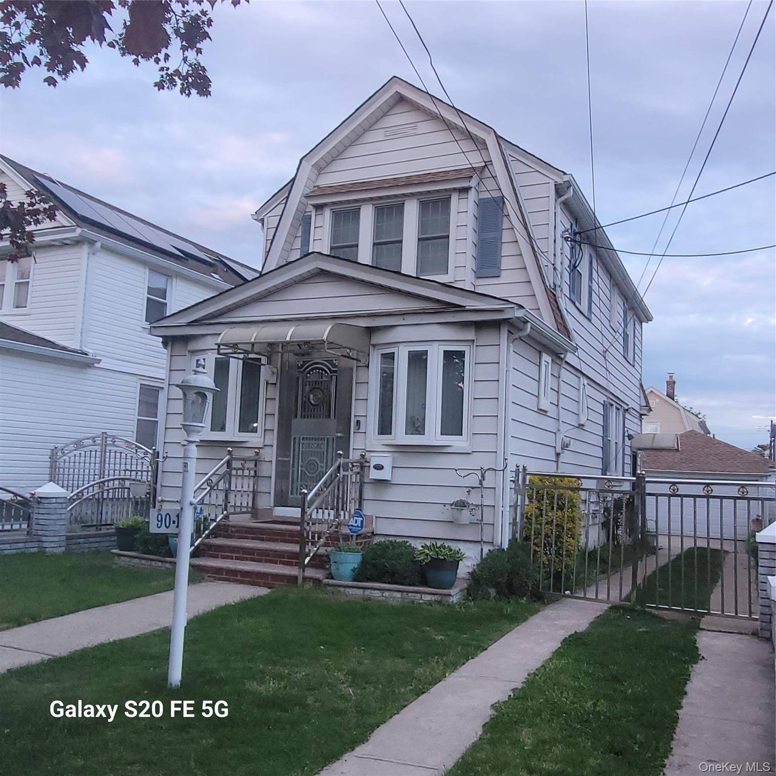 Casa de 2 Dormitorios en Venta en Queens Village - Nueva York - EE. UU. - 3