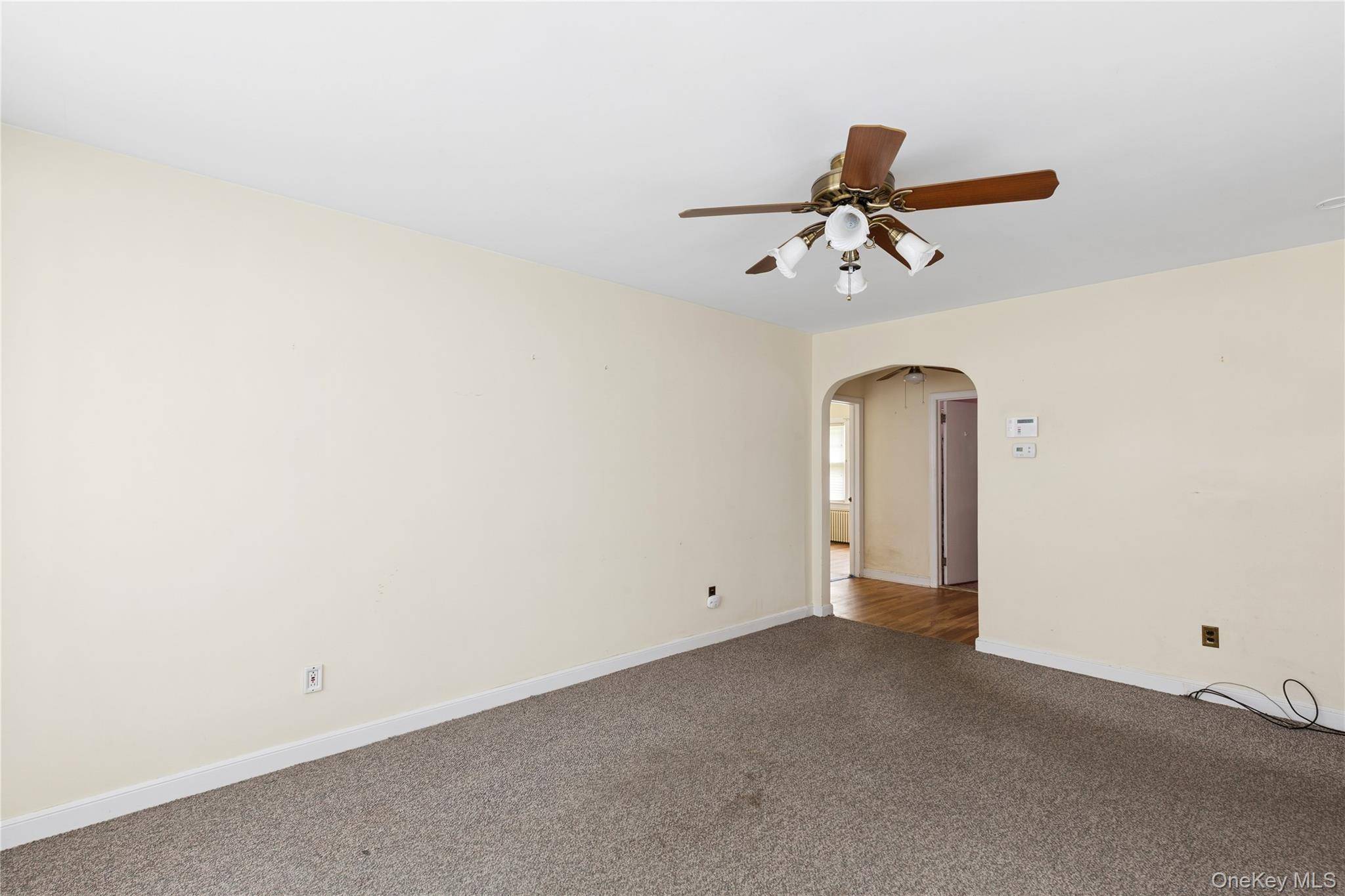 Casa com 2 Quartos à Venda em Riverhead - Nova Iorque - EUA - 4