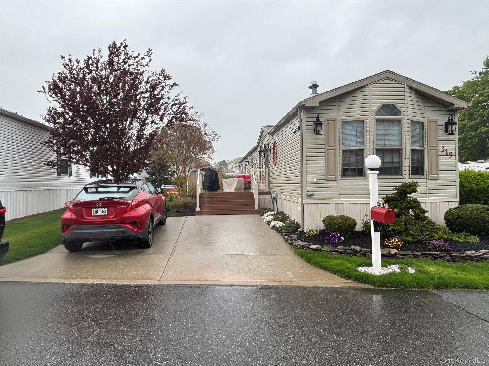 2 Bedroom Home for Sale in Riverhead - New York - USA - 1