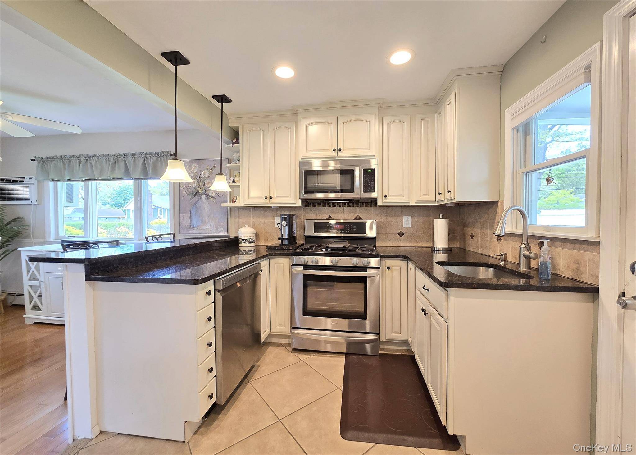 Casa com 2 Quartos à Venda em Ronkonkoma - Nova Iorque - EUA - 4