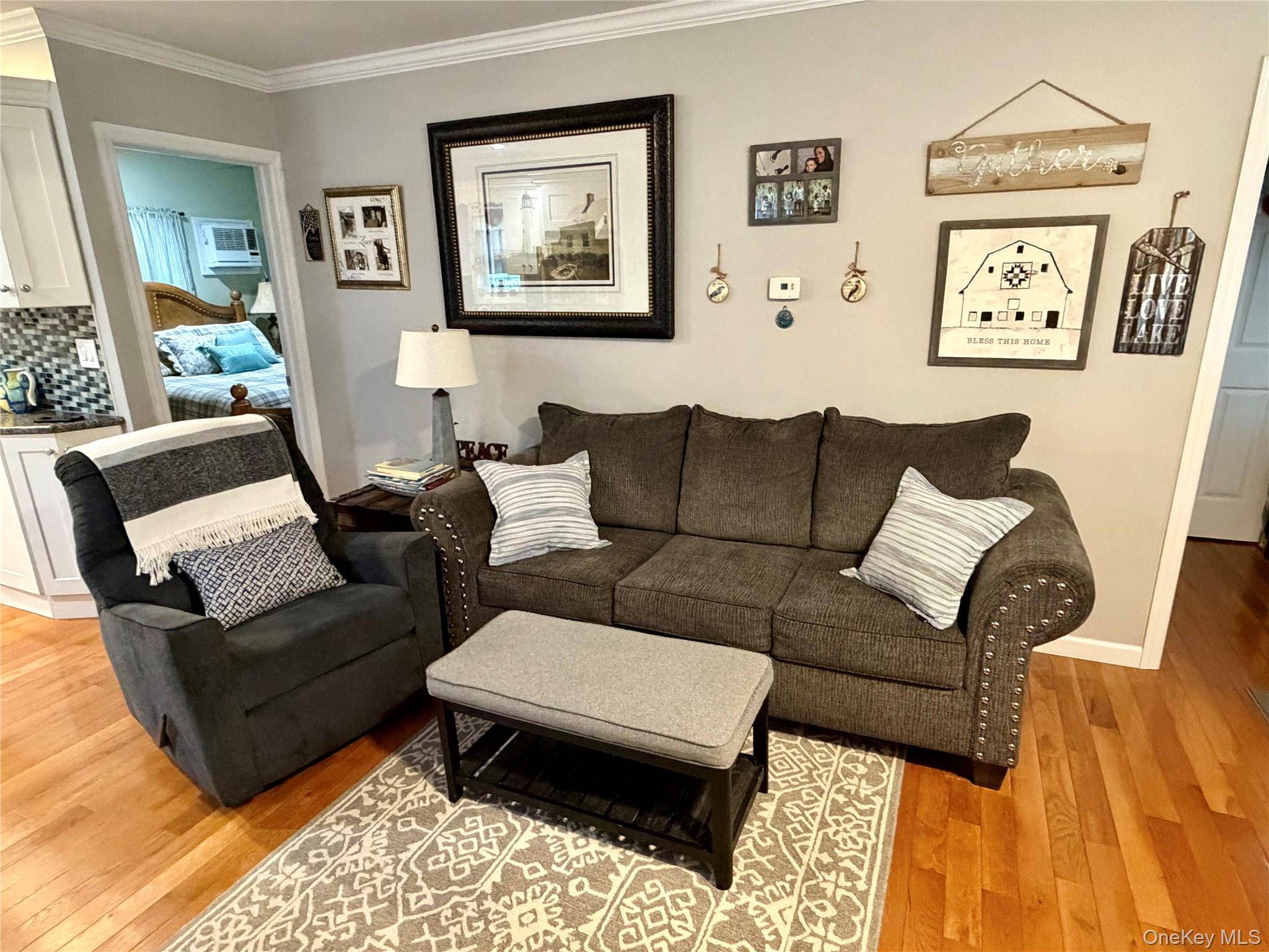 2 Bedroom Home for Sale in Ronkonkoma - New York - USA - 7